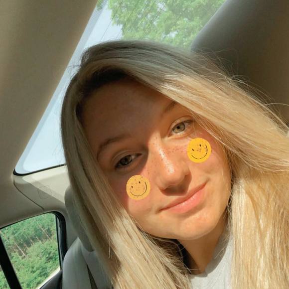 Meet your Posher, Ava - Picture 1 of 1